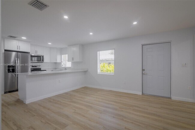 Building Photo - 2185 NW 41st St