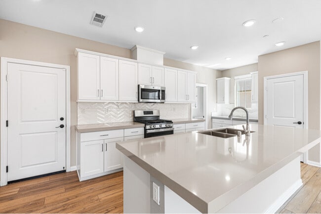 Building Photo - 2195 Bluestone Cir