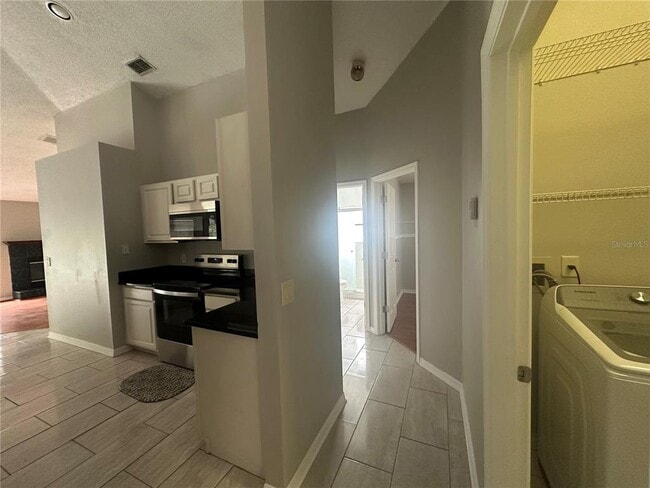 Building Photo - 929 Rosinia Ct