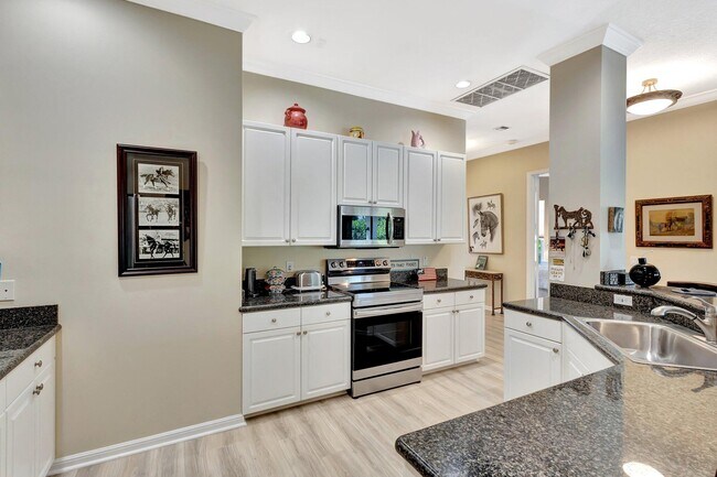 Building Photo - 2941 Twin Oaks Way
