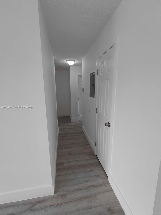 Building Photo - 5411 W 24th Ave