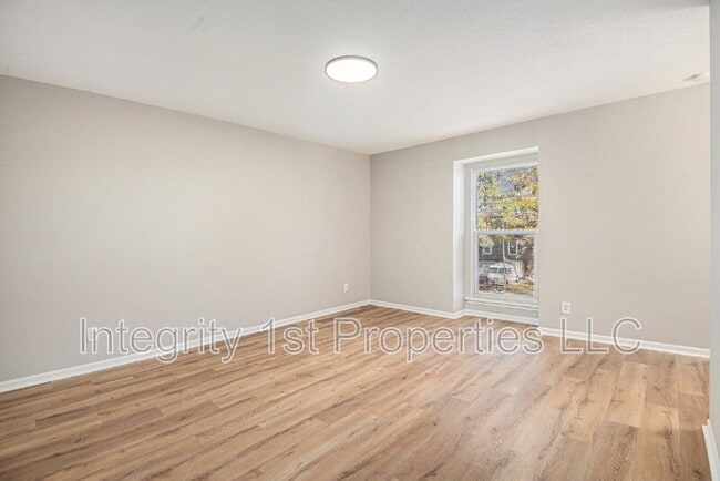 Building Photo - 3500 NE 72nd Terrace