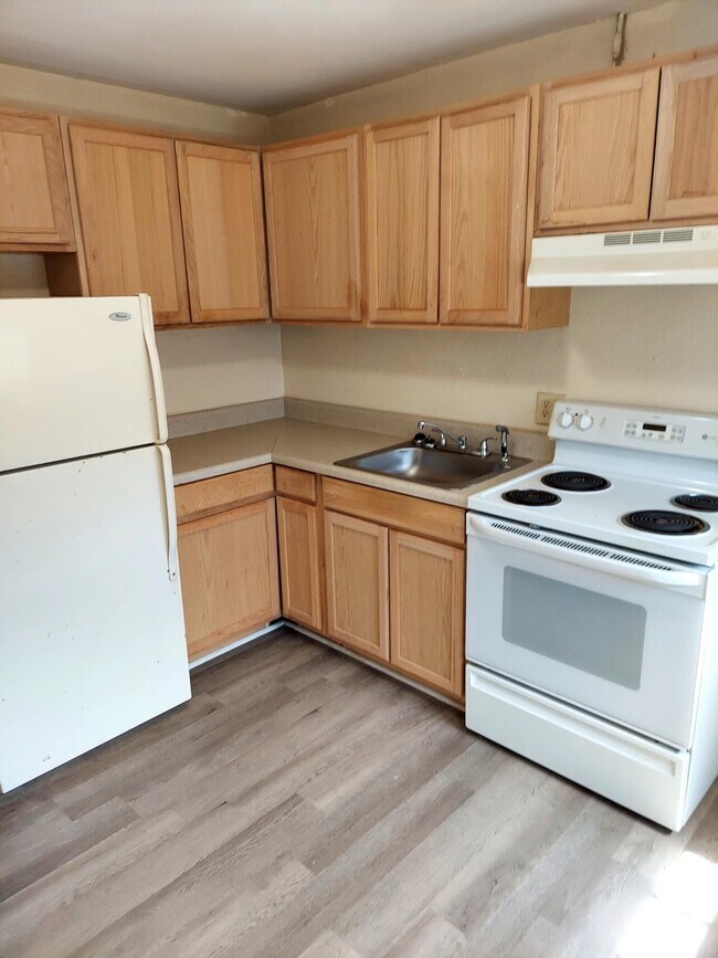 2635 Uwharrie Duplex 2635 Uwharrie Rd High Point NC 27263 Apartment