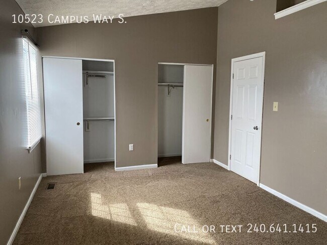 Building Photo - 10523 Campus Way S