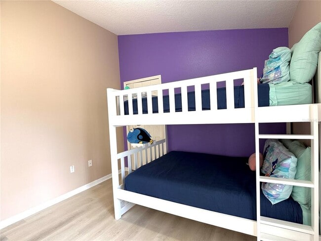 Building Photo - 353 Kensington Dr