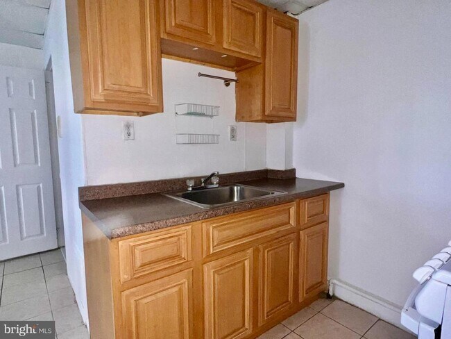 Building Photo - 1247 Shackamaxon St