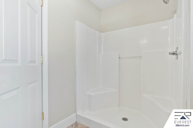 Building Photo - 273 Beachway Dr