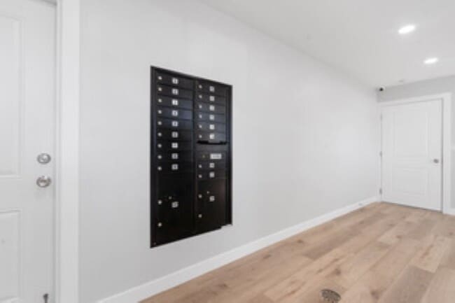 Building Photo - 1646 W 42nd St