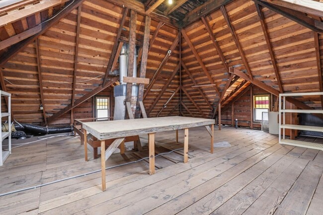 Building Photo - 482 South St