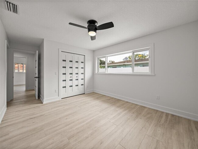 Building Photo - 6709 Cardinal Dr S