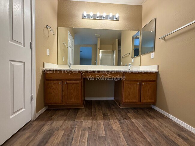 Building Photo - 1526 S 217th Dr