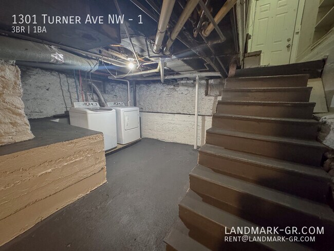 Building Photo - 1301 Turner Ave NW