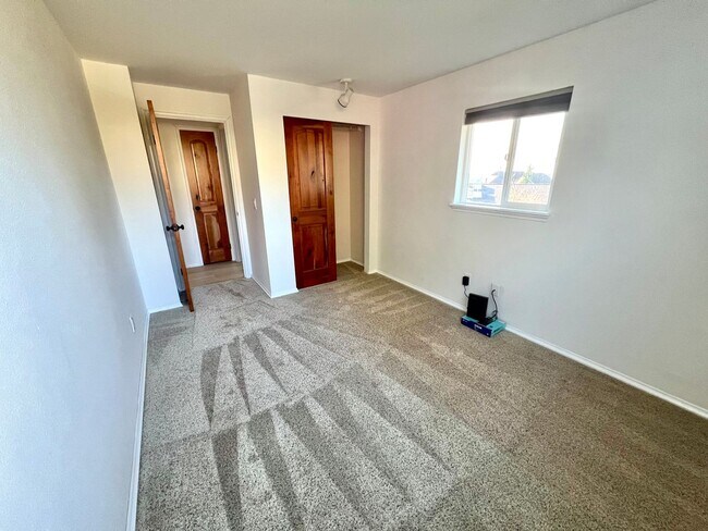 Building Photo - 20915 NE 17th St