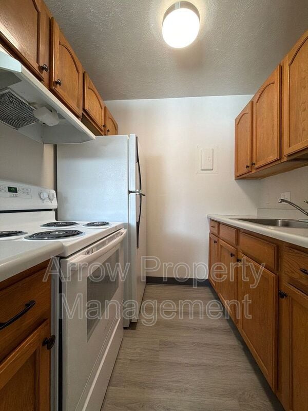 Building Photo - 1215 E Street-11