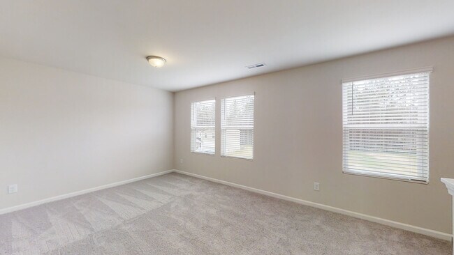 Upstairs Loft 2 - 47 Mariposa Lane