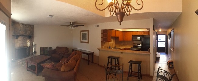 Building Photo - 200 Free Rein