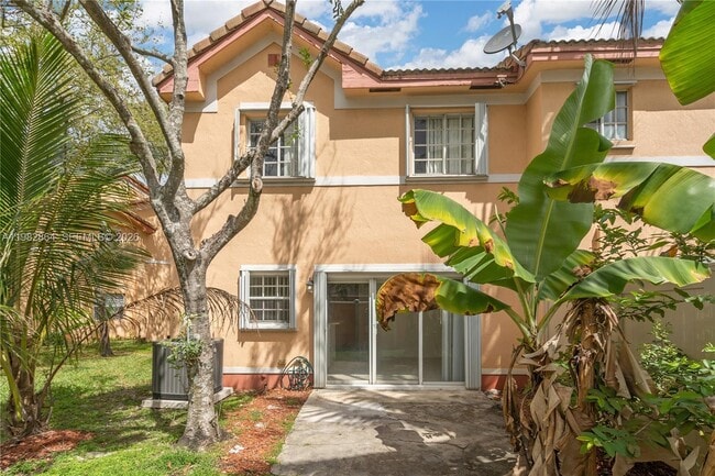 Building Photo - 2400 SW 87th Way