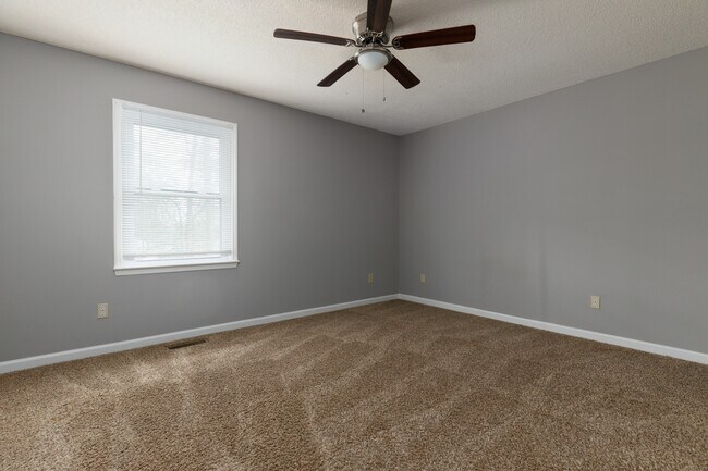 Building Photo - 123 Timberland Trce