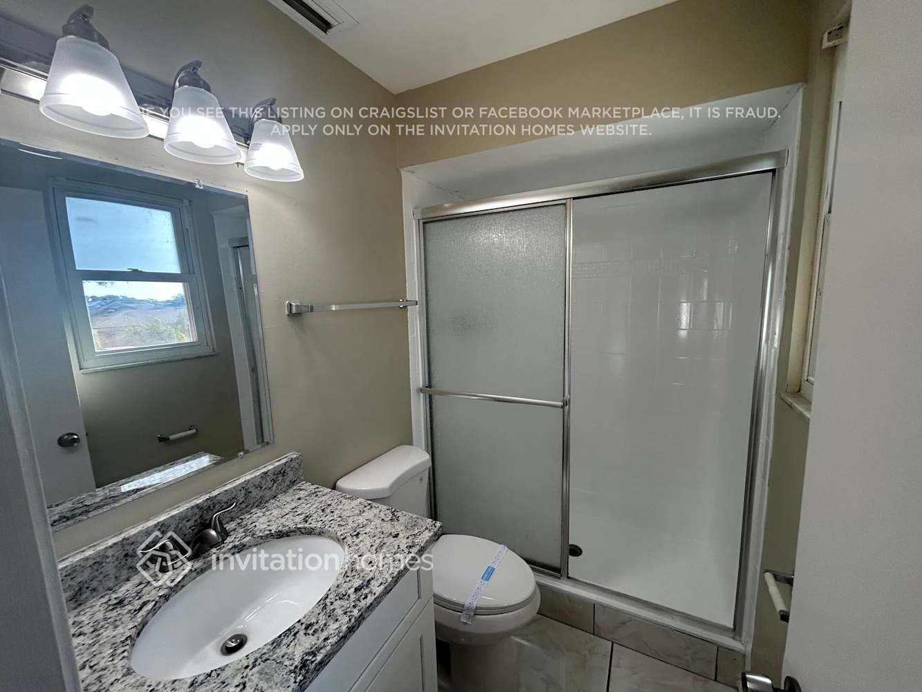 Building Photo - 1705 Village Ct