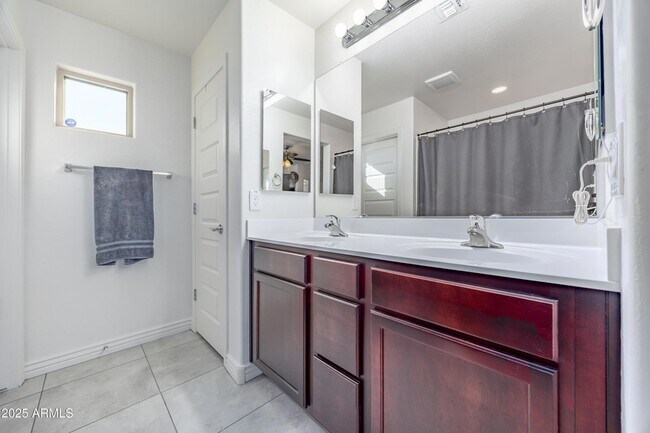 Building Photo - 18557 W Pueblo Ave