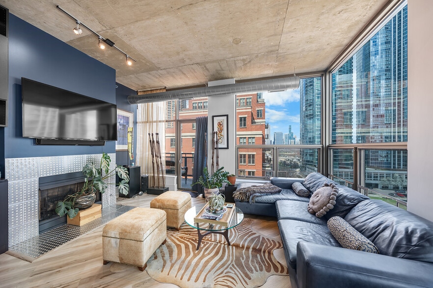 Living Room View 1 - 125 E 13th St