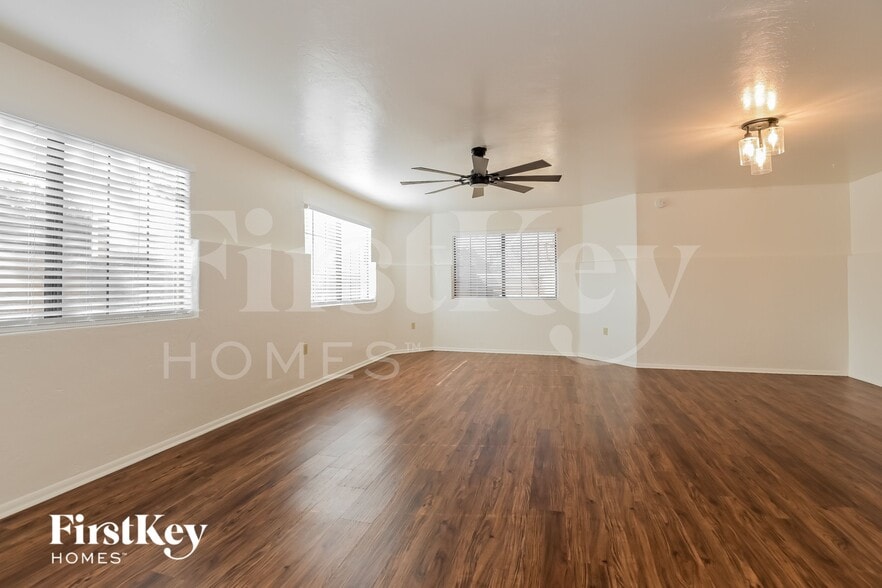 Building Photo - 12705 N Bandanna Way