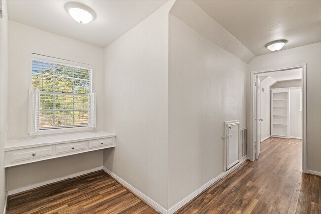Building Photo - 17923 Beaver Creek Dr