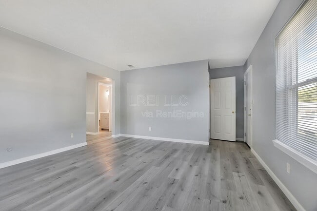 Building Photo - 817 Lancelot Ct