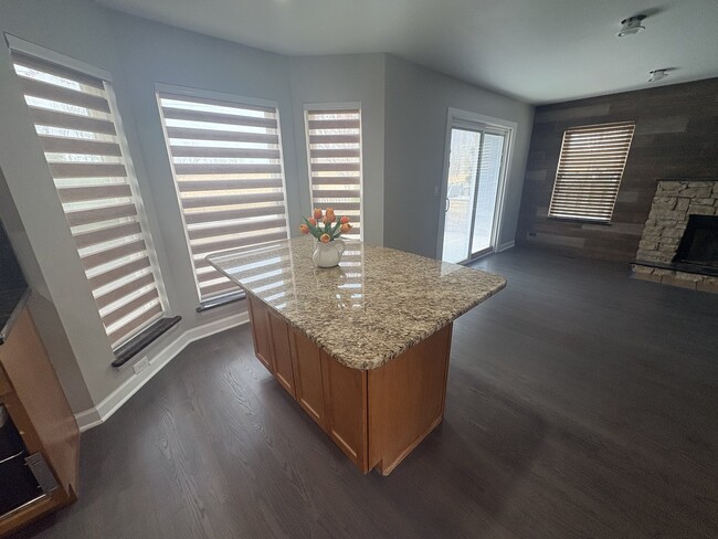 Building Photo - 1004 Longford Rd