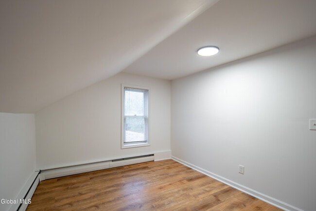 Building Photo - 37 Undine St