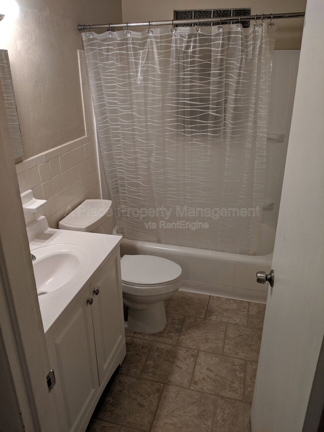 Building Photo - 9215 Outerbelt Ct