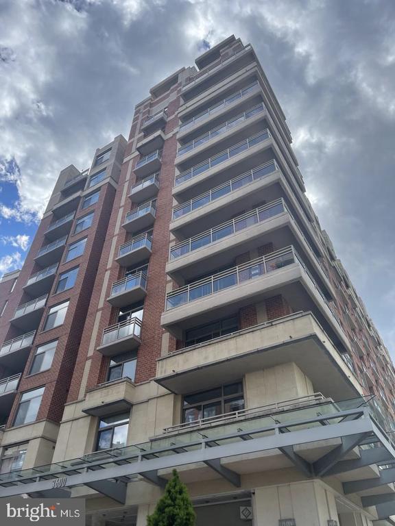 Building Photo - 3600 S Glebe Rd