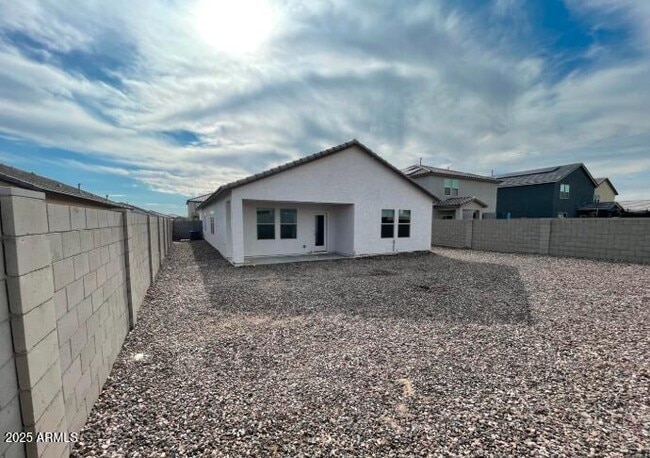 Building Photo - 19142 W Elm St