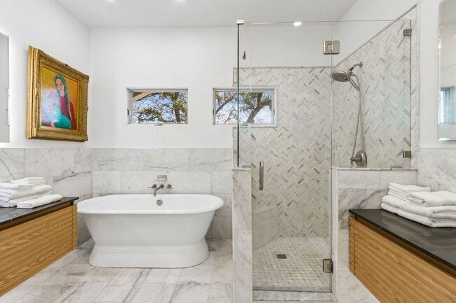 Building Photo - Steps to the Ocean! 3/3, 2198sq', Ocean View, Furnished