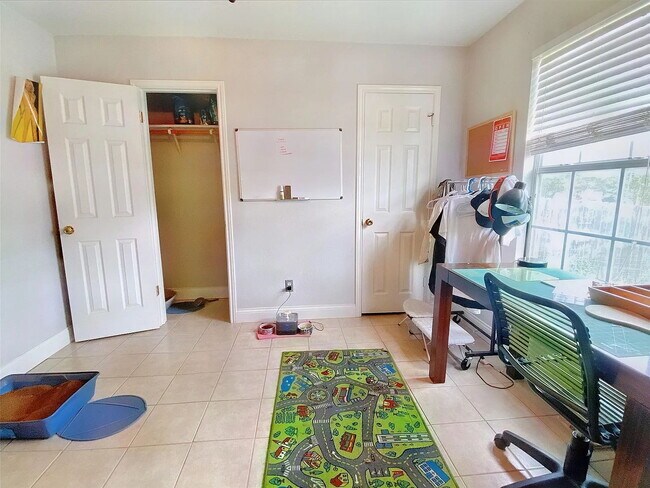 Building Photo - "Charming 3-Bedroom Home with Spacious Interior in San Marcos – Discover 1371 Sq Ft of Comfort!"