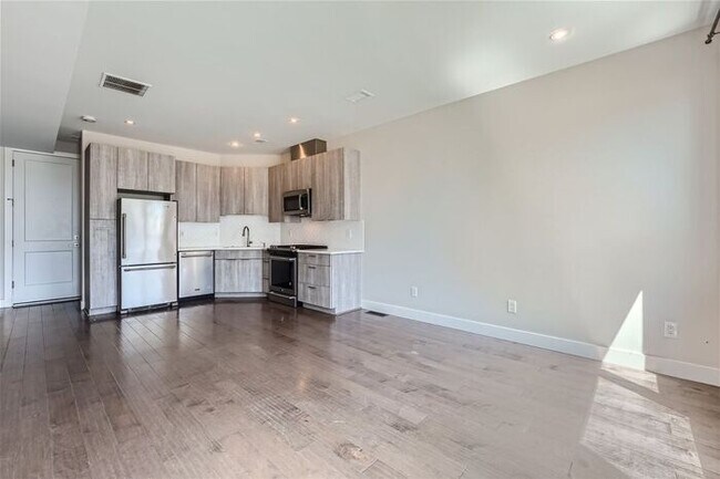 Building Photo - Luxurious 3br/3ba in RiNo + ROOFTOP PATIO!