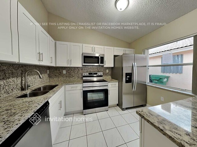 Building Photo - 15745 SW 82nd St