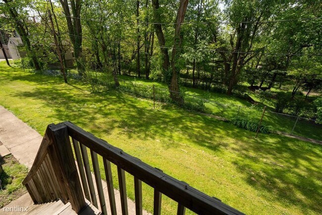 Building Photo - 3 br, 1 bath Townhome - 219 Gilliland Ave