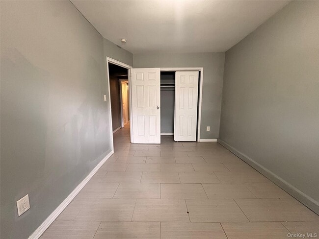 Building Photo - 69-47 De Costa Ave