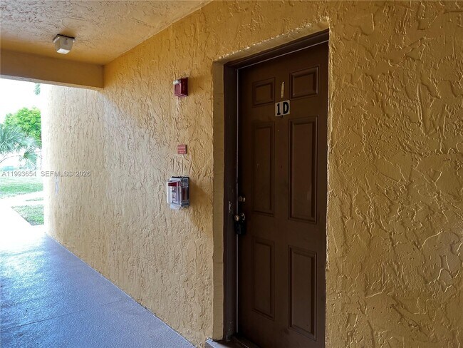 Building Photo - 2822 NW 55th Ave