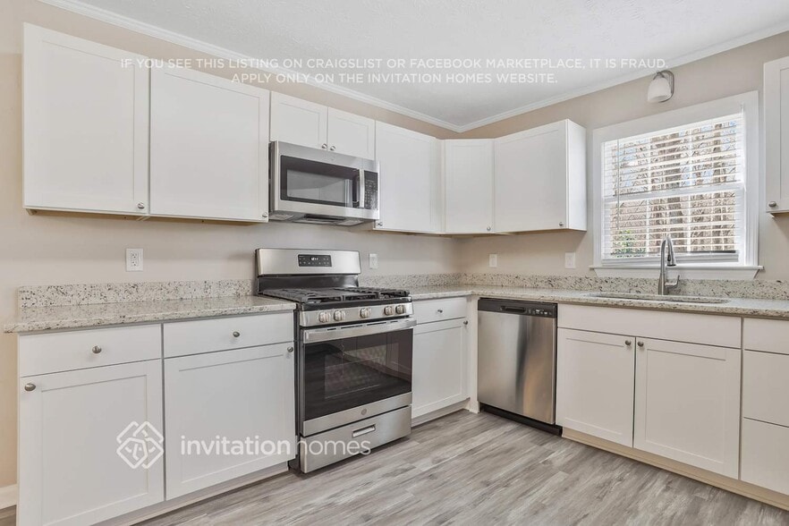 Building Photo - 400 Hardman Ct