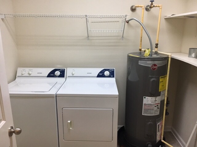 Building Photo - 633 McKenna Cir