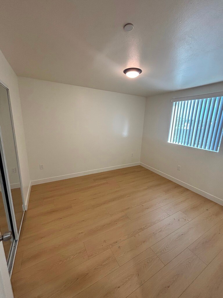 Building Photo - 6210 Brynhurst Ave