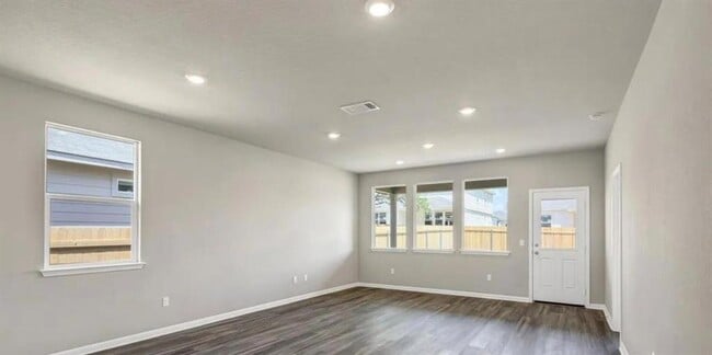 Building Photo - 400 Barton Creek Ln