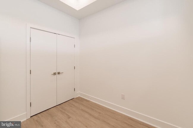 Building Photo - 1622 Point Breeze Ave