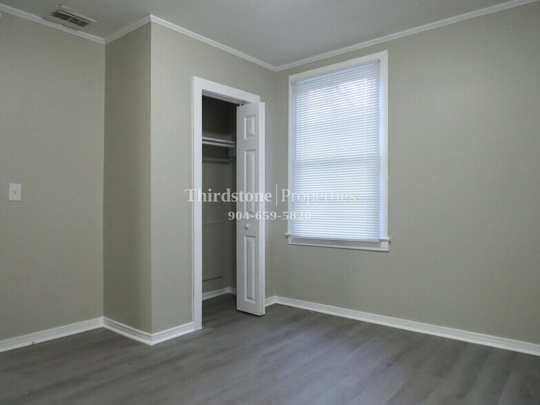 Building Photo - 2913 W 2nd St