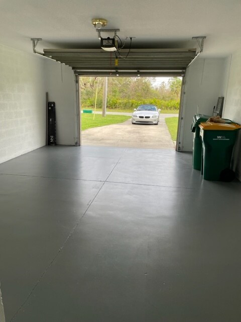 Garage - 1071 Nomad Rd