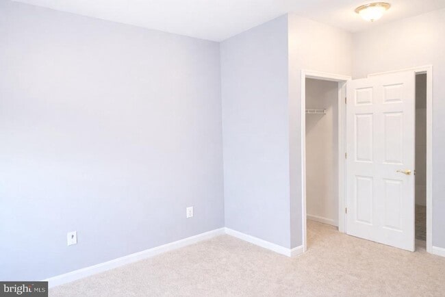 Building Photo - 2605 Chapel Lake Dr