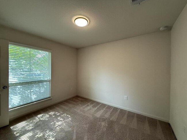 Building Photo - 1604 Colorado Bend Dr