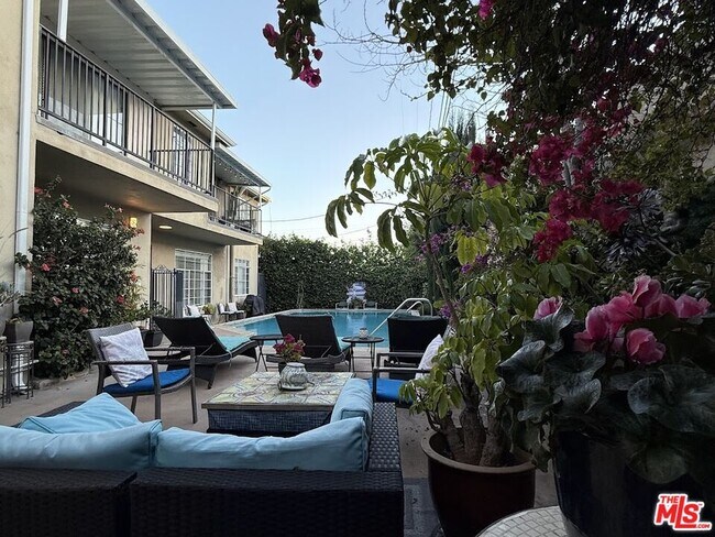 Building Photo - 1321 Laurel Ave